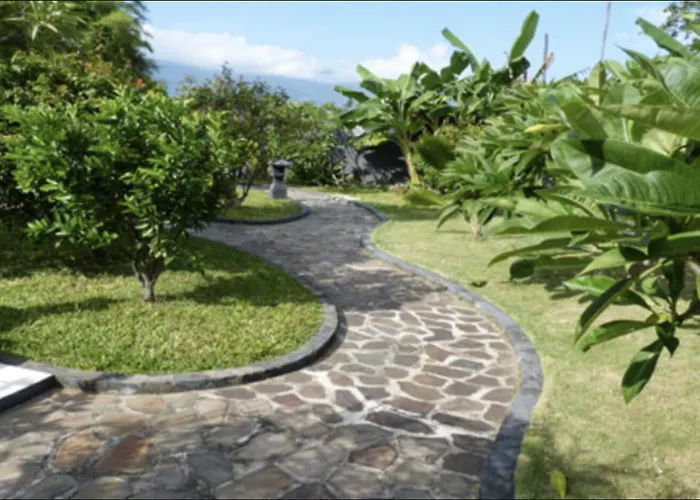リゾート North Bali Beachfront Sanctuary - Wuwei Tegallengah