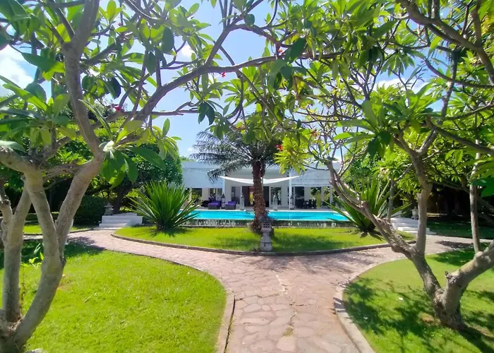 リゾート North Bali Beachfront Sanctuary - Wuwei Tegallengah